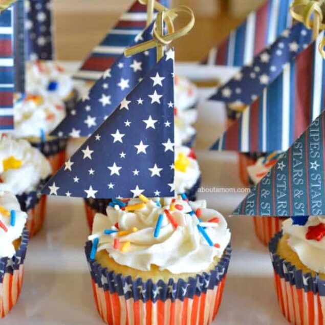 Sail into summer with these fun to make Patriotic Sailboat Cupcakes. These are a great patriotic dessert for your summer parties. Anchors Aweigh!