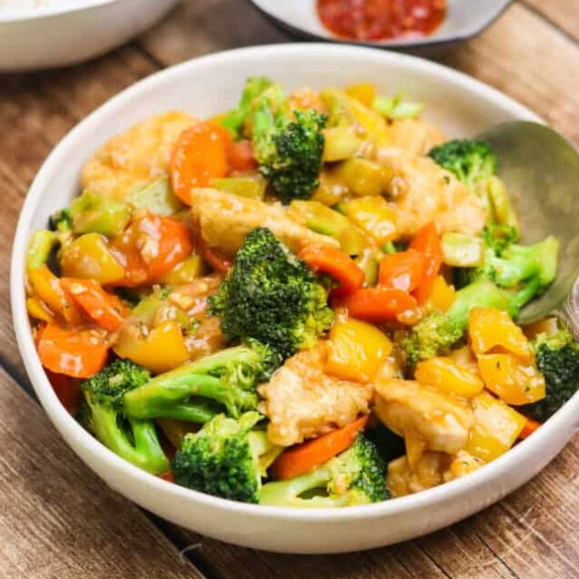 Hunan Chicken Feature Photo