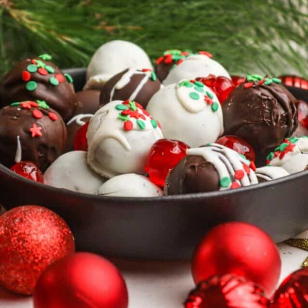 Christmas Oreo Balls Feature-5