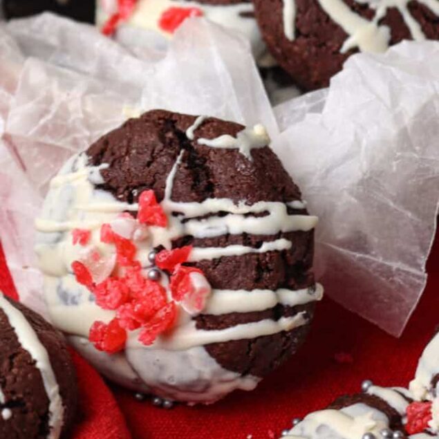 Delicious Chocolate Peppermint Cookies featured image below