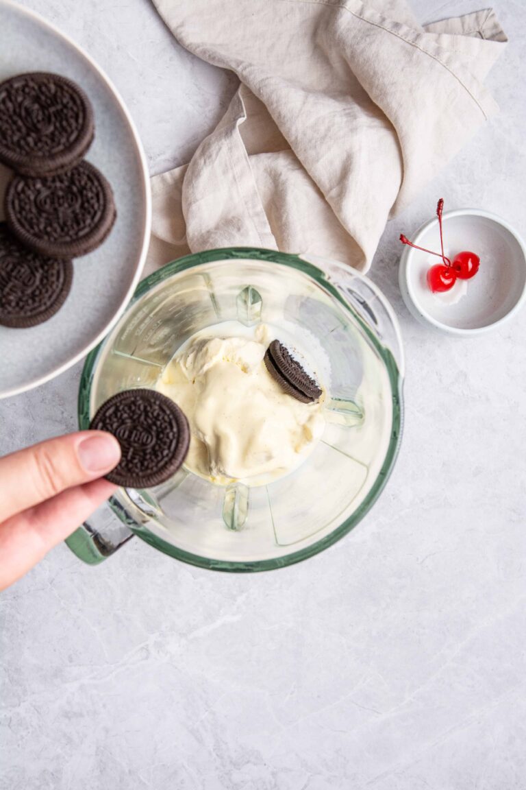 Cookies and cream milkshake - About a Mom