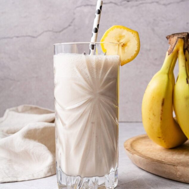 cropped-banana-smoothie-recipe-a_aam_banana_smoothie_feature_1.jpeg