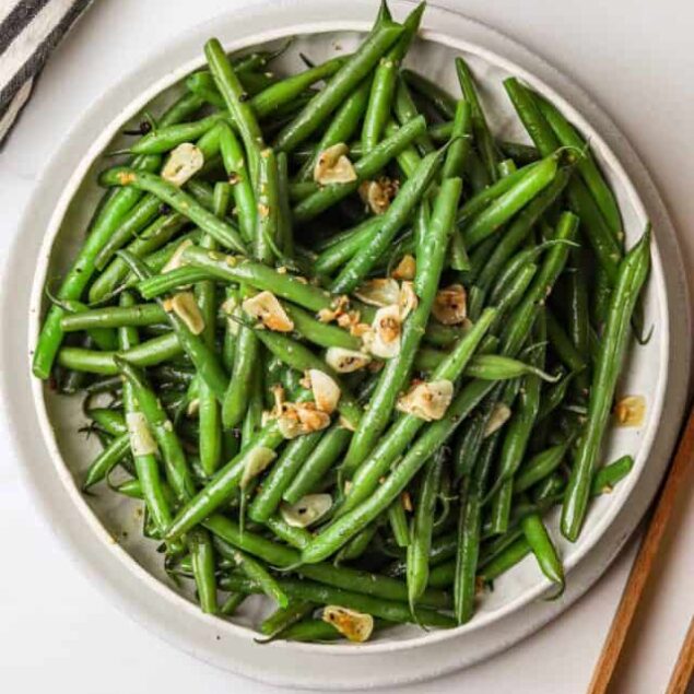 cropped-garlic-green-beans-a_6268_aam_garlic_green_beans_feature_1.jpeg
