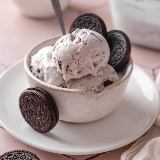 cropped-a-cookies_and_cream_ice_cream_recipe-feature-1.jpeg
